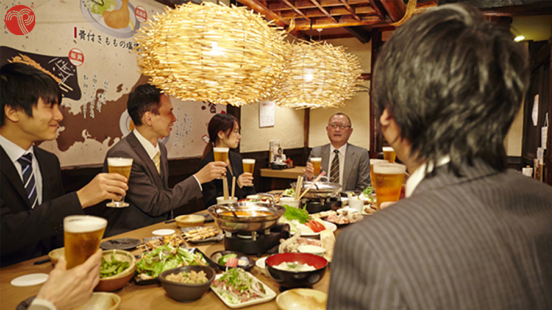 Vào tháng 12 hàng năm, rất nhiều doanh nghiệp Nhật Bản tổ chức tiệc cuối năm