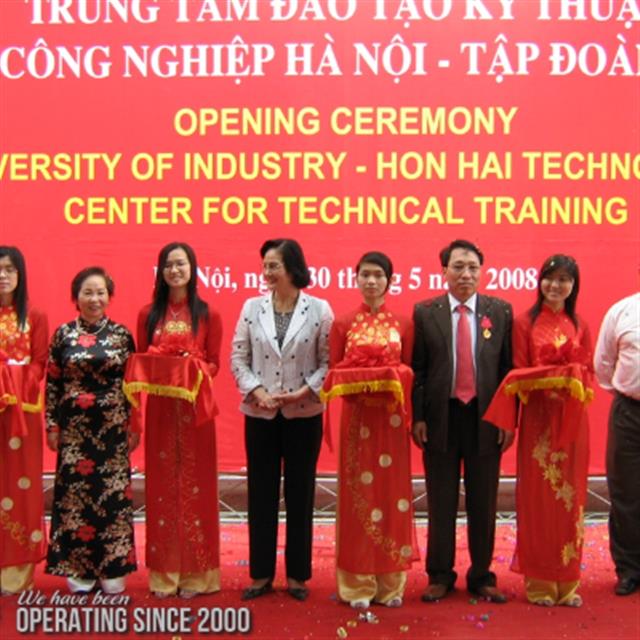 Album lễ khai trương TT đào tạo Kỹ thuật tại Đại học Công nghiệp Hà Nội - Tập đoàn Công nghiệp Hồng Hải